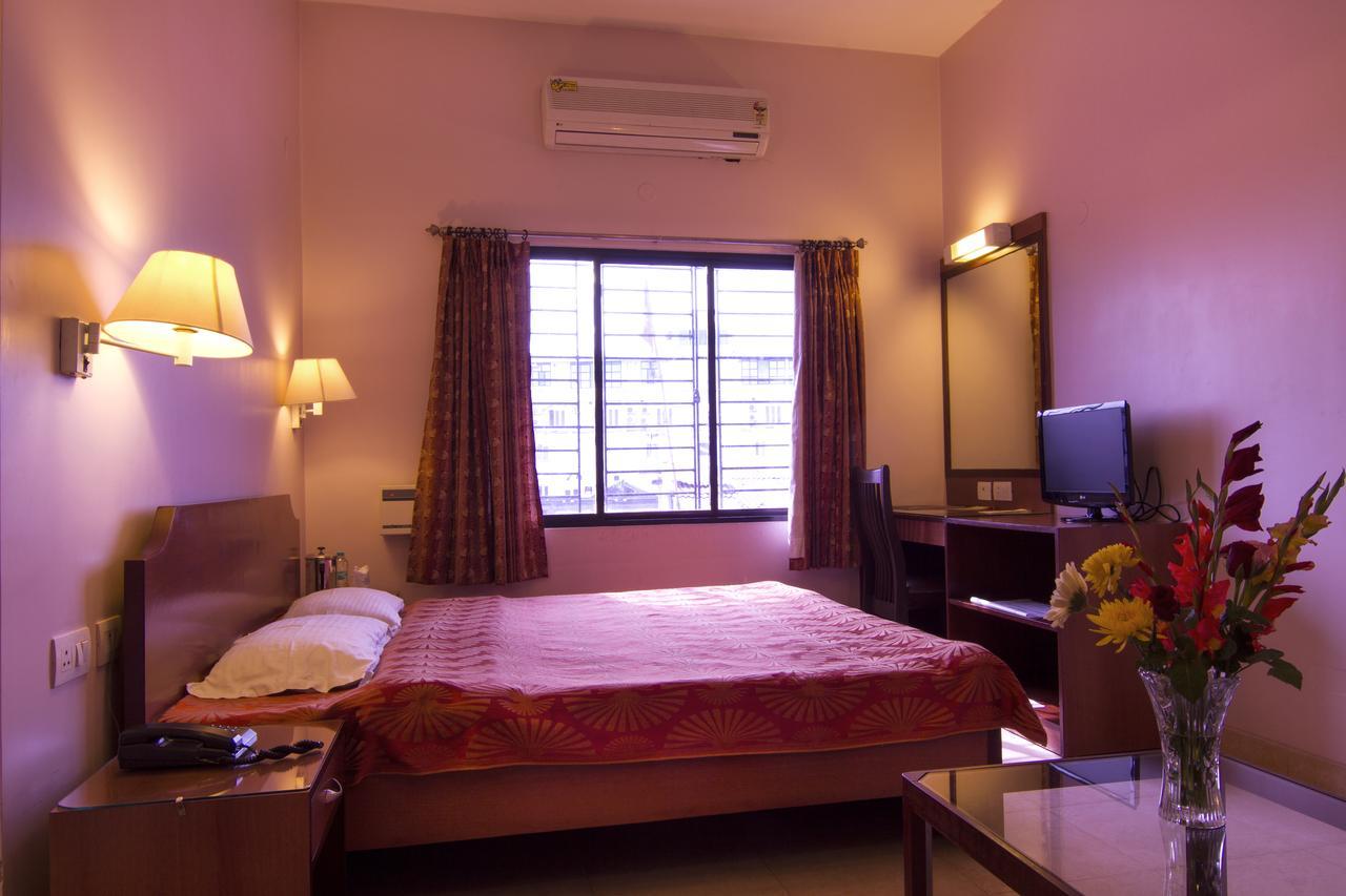 Hotel Rajawas Dibrugarh Dış mekan fotoğraf