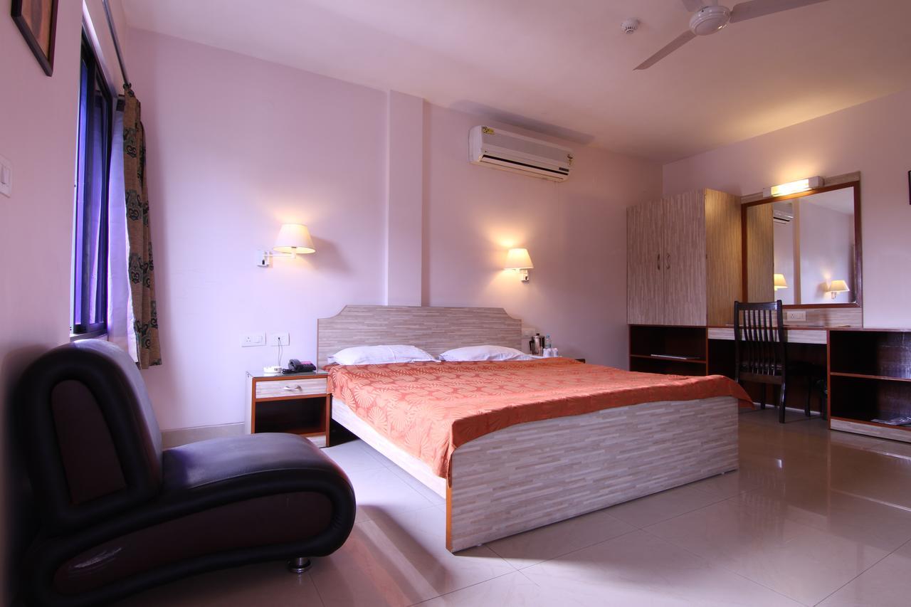 Hotel Rajawas Dibrugarh Dış mekan fotoğraf